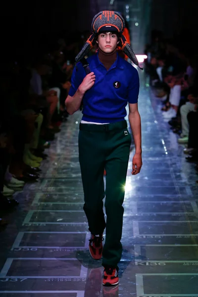 Look 26